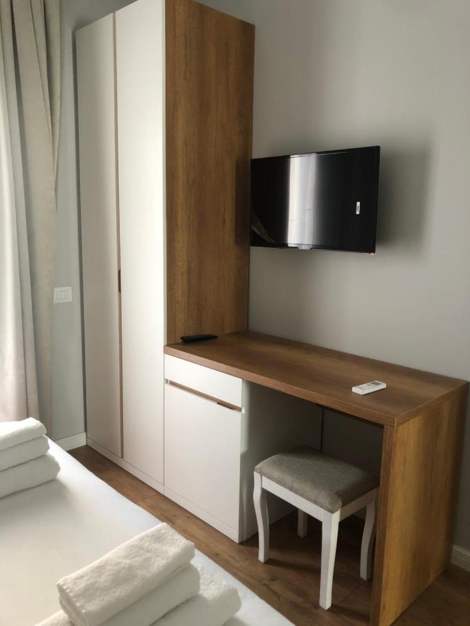 Andys Rooms Hotel Tiranë Ngoại thất bức ảnh