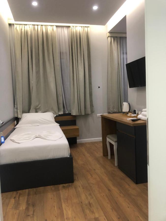 Andys Rooms Hotel Tiranë Ngoại thất bức ảnh