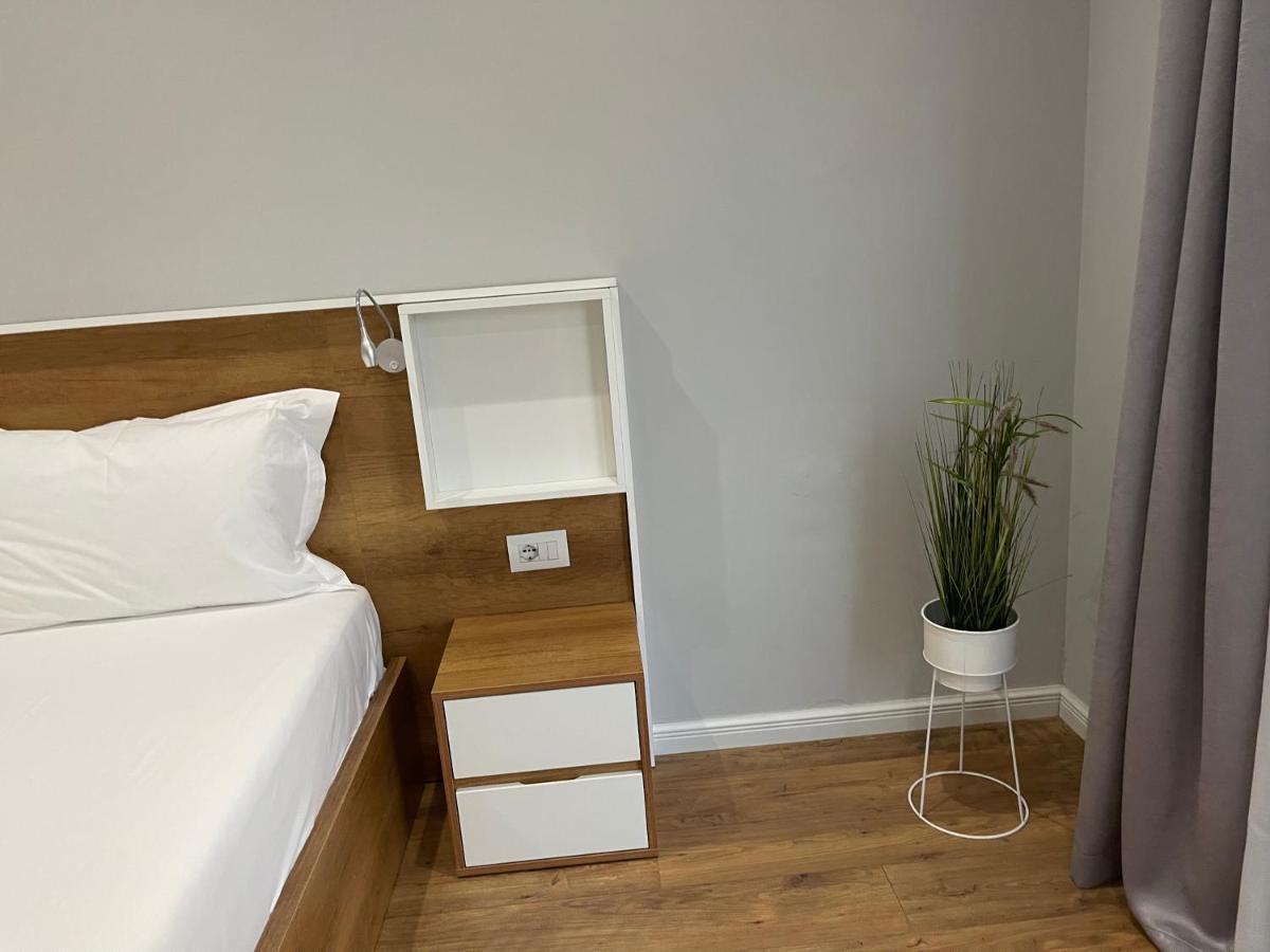 Andys Rooms Hotel Tiranë Ngoại thất bức ảnh