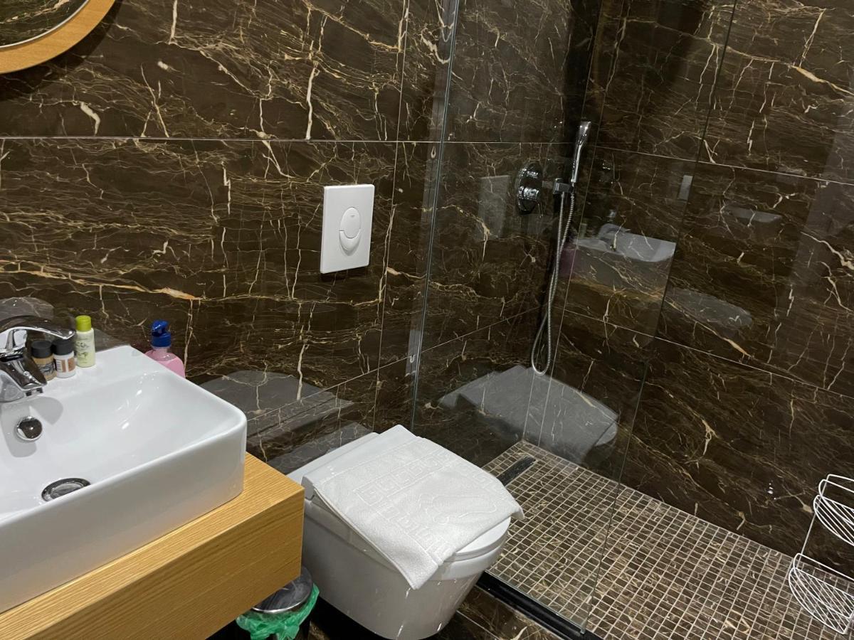Andys Rooms Hotel Tiranë Ngoại thất bức ảnh