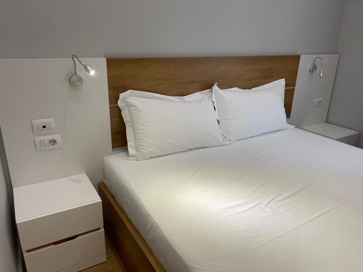 Andys Rooms Hotel Tiranë Ngoại thất bức ảnh