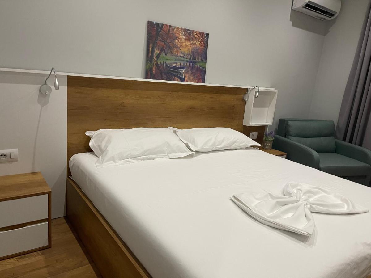 Andys Rooms Hotel Tiranë Ngoại thất bức ảnh