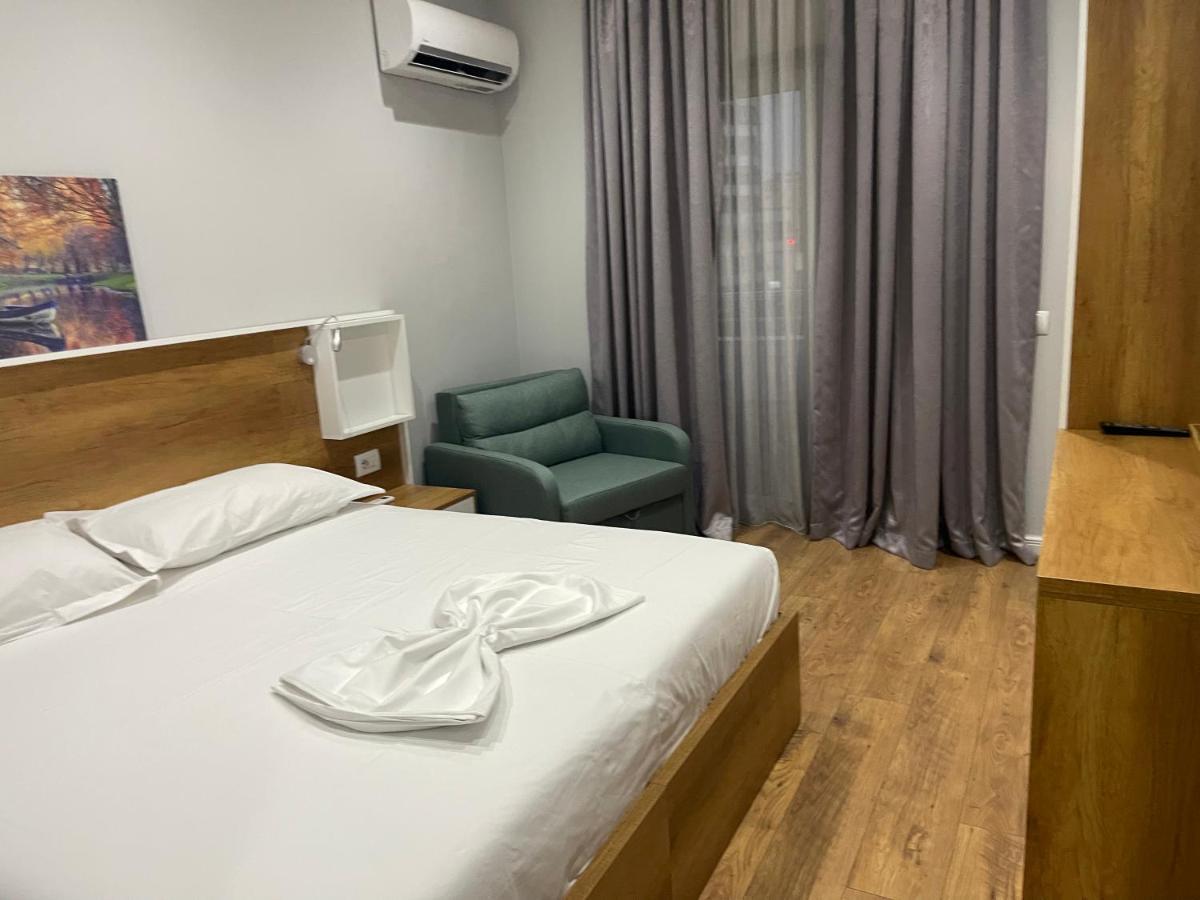 Andys Rooms Hotel Tiranë Ngoại thất bức ảnh